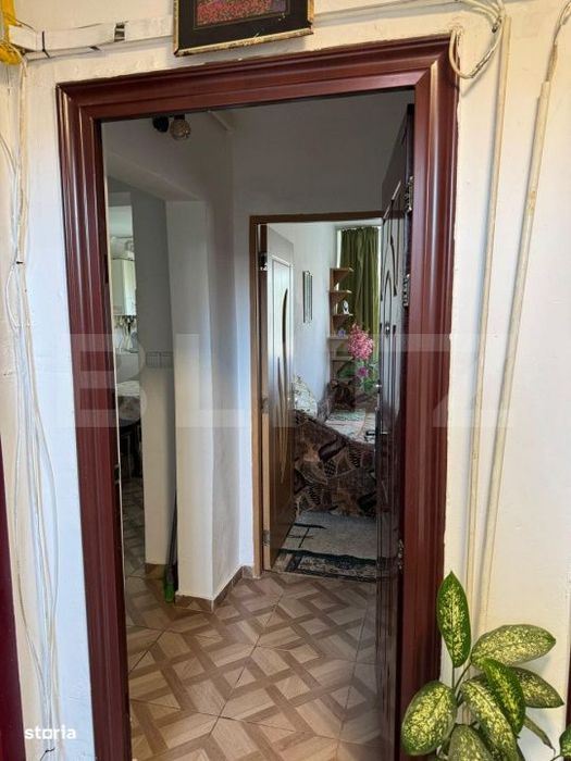 Apartament - 3 camere-  etaj intermediar, zona Lama