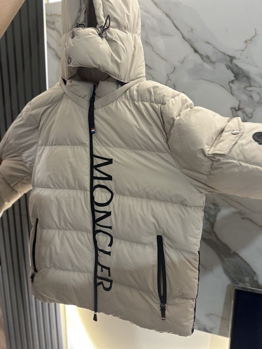 Geaca moncler primara toamna