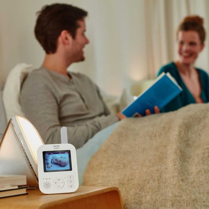 Чисто нов бебешки компютър с камера и видео