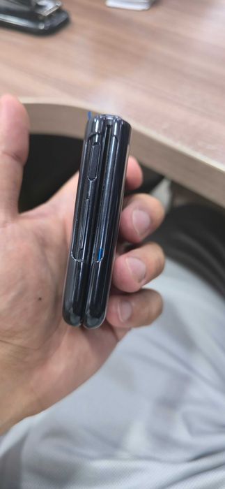 Samsung Galaxy Z Flip 256GB ideal holatda sotiladi