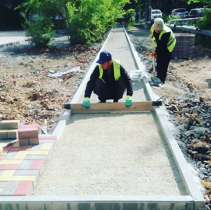 Укладка брусчатки тротуарной плитки