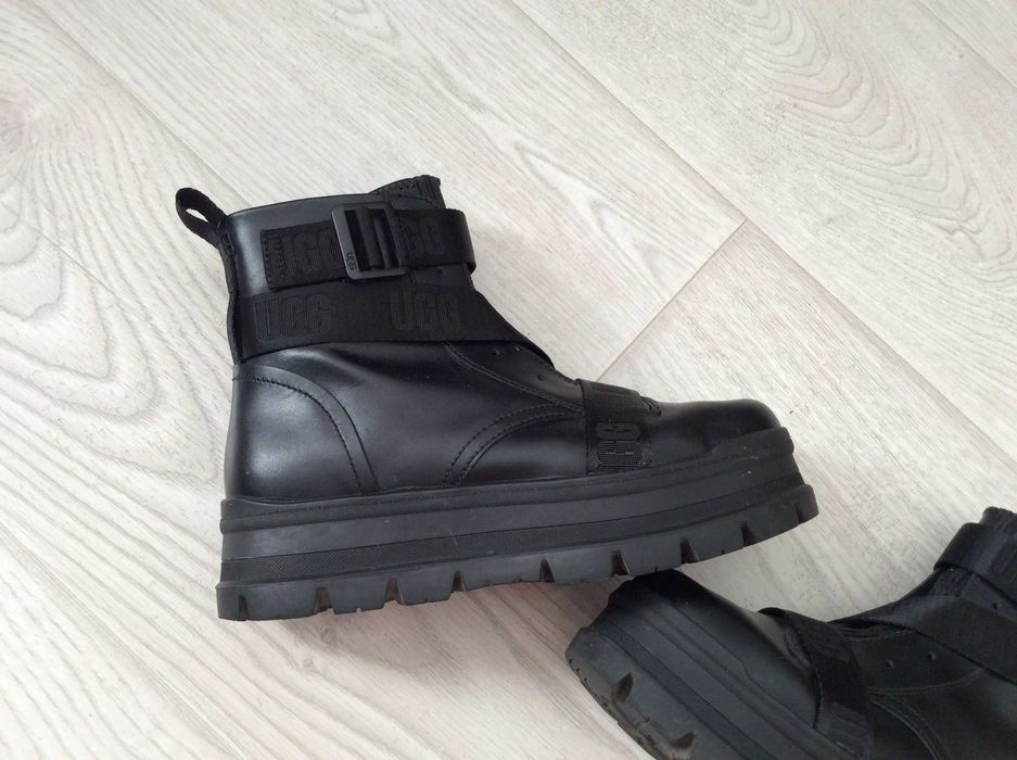 UGG, Sid Leather Flat Platform Boots, Black, 8 /38
