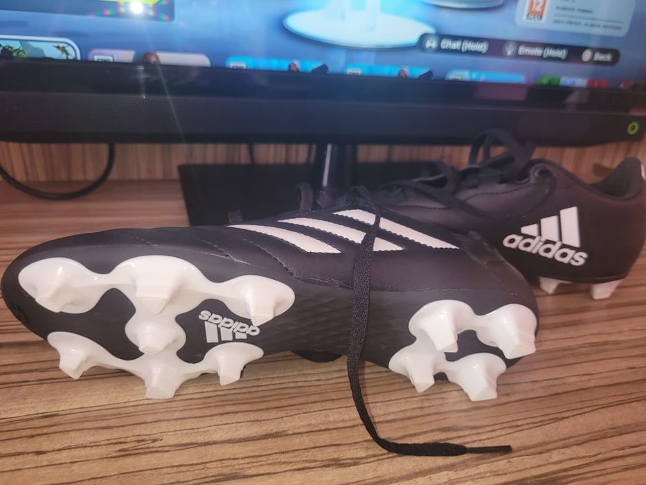 Ghete de fotbal ADIDAS.