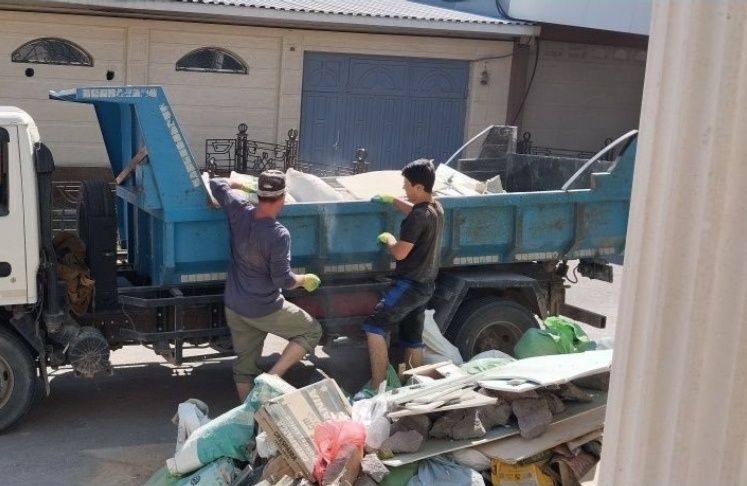 Вывоз мусора исузу самосвал