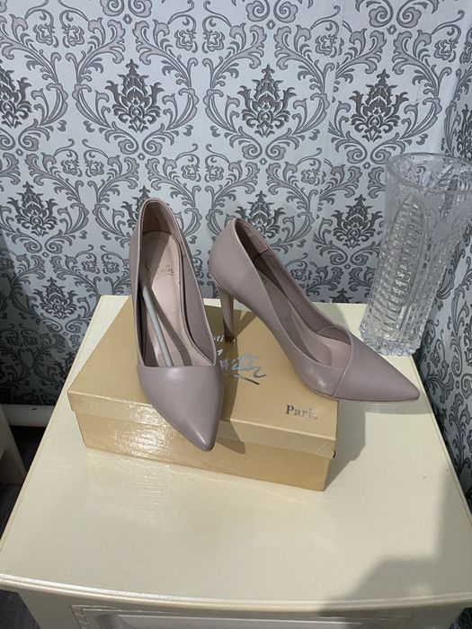 Продам 2 пары туфлей