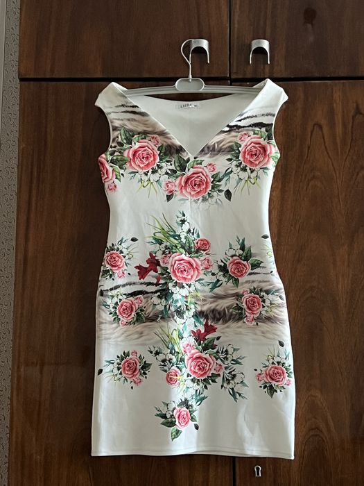 Елегантна рокля LIZZA на рози (Размер M)