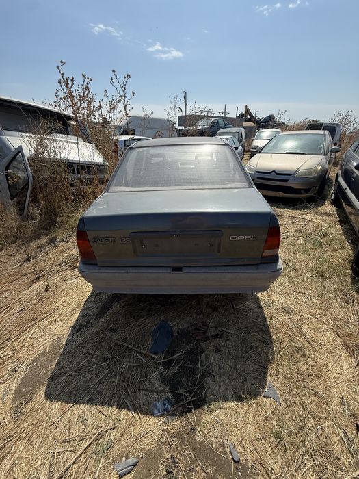 Opel Kadet 1.6i 72hp 1990г На Части