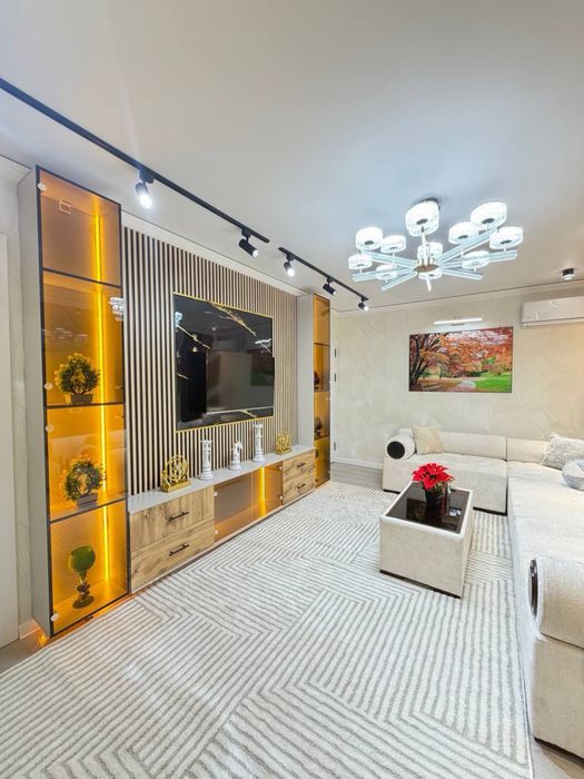 Продается квартира трех аомнатная Мукими Новза