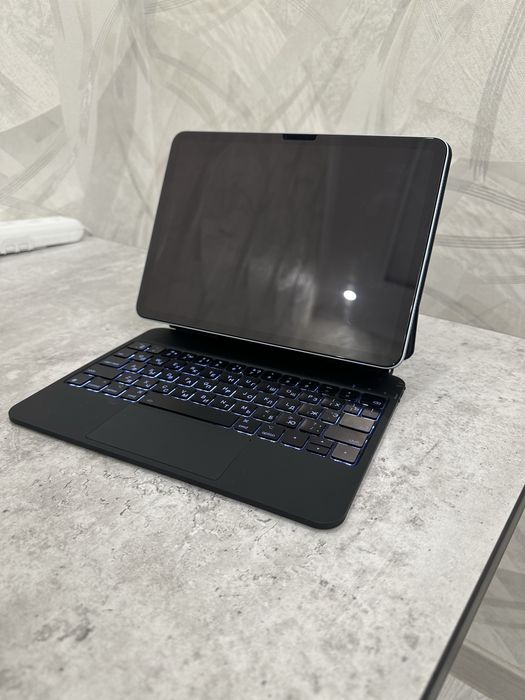 Ipad Air M3 + pencil pro original + klaviatura