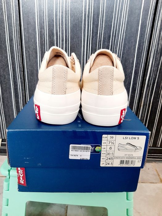 Нови кецове Levi's