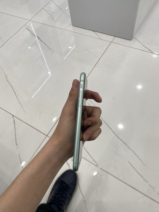 Продам айфон 11 128гб