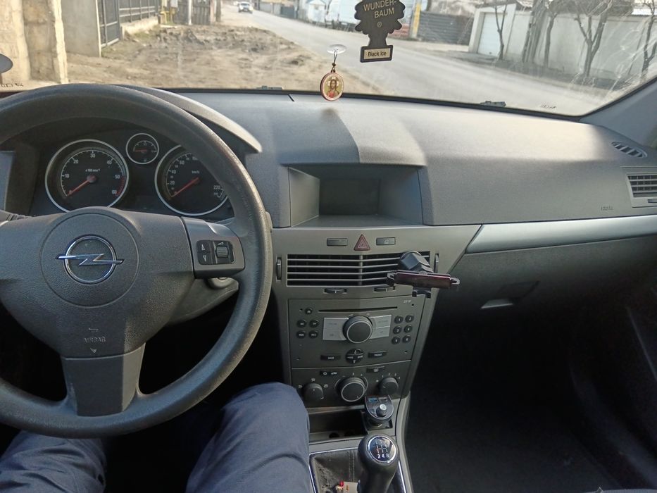 Opel Astra h  1.7