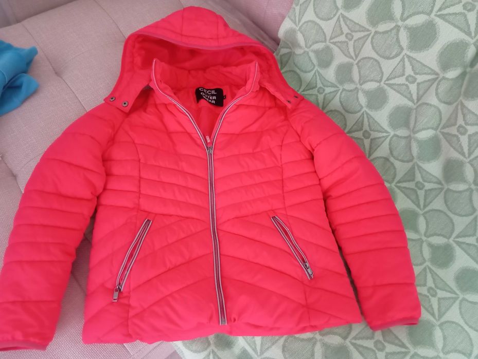 яке  с качулка сваляща се