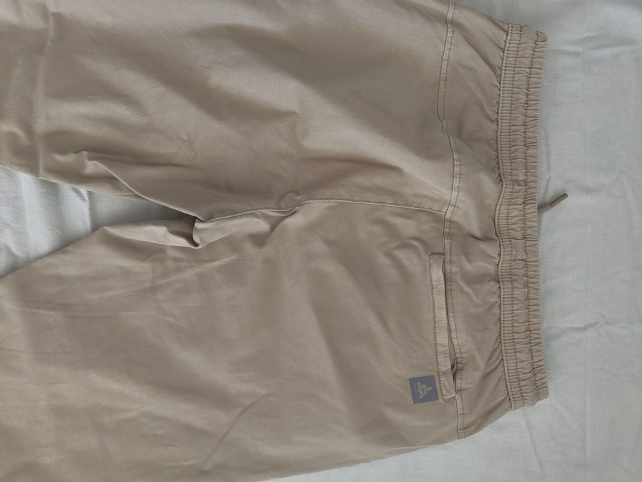 Продавам мъжки спортен панталон Jogger