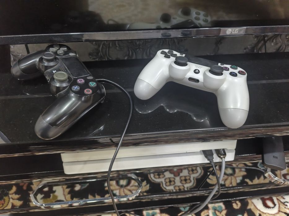 Ps4 pro (playstation 4 pro)