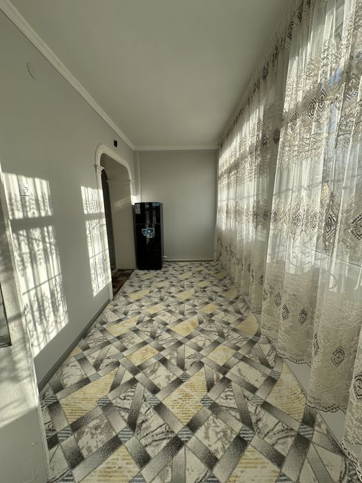 Продаётся 2 этаж 2 х комнатная в районе вокзала 6 метр веранда