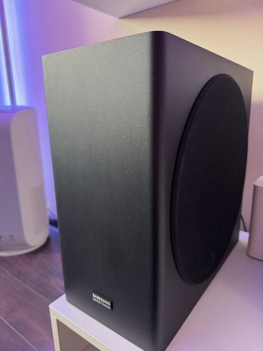 Продавам саунбар Samsung Harman/Kardon 3.1.2 с комплект допълнителни задни, безжични съраунд колони
