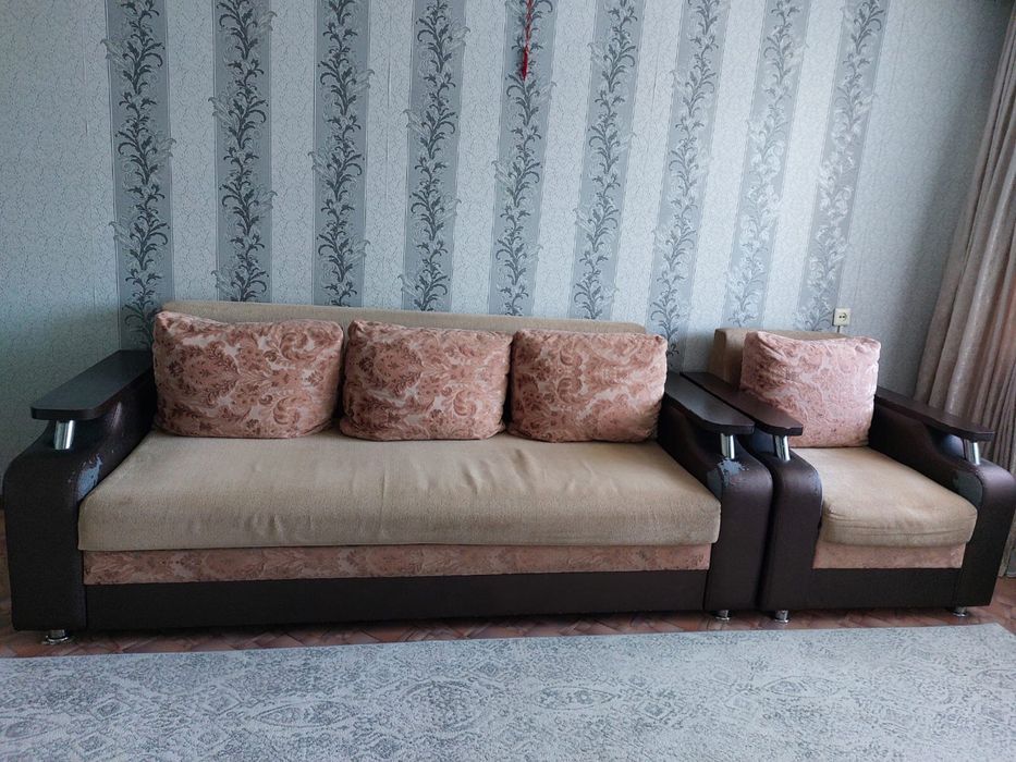 Продам диван в комплект