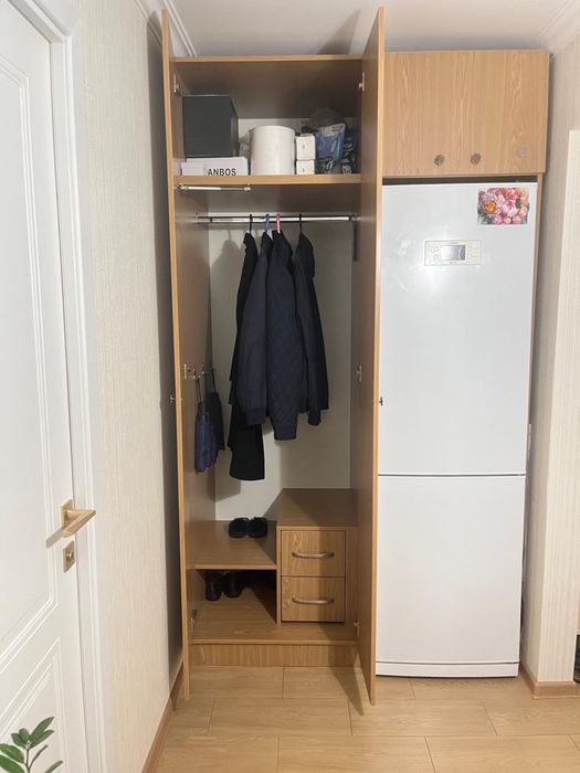 Шкаф в  прихожую продам