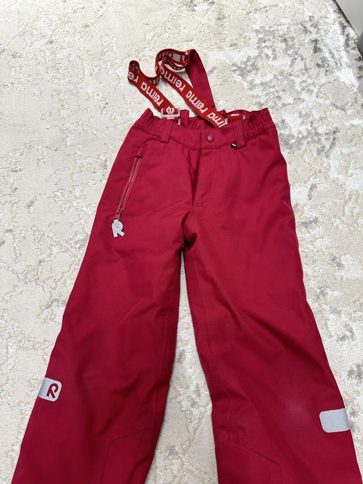 Продам комбинезон Reima, на девочку, рост 128. Очень красивый.