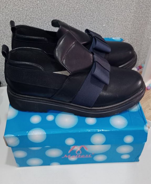 Продам обувь школьную для девочки,размеры 34,36,37