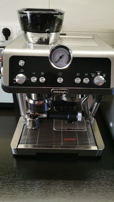 expresor semi automat delonghi la specialista