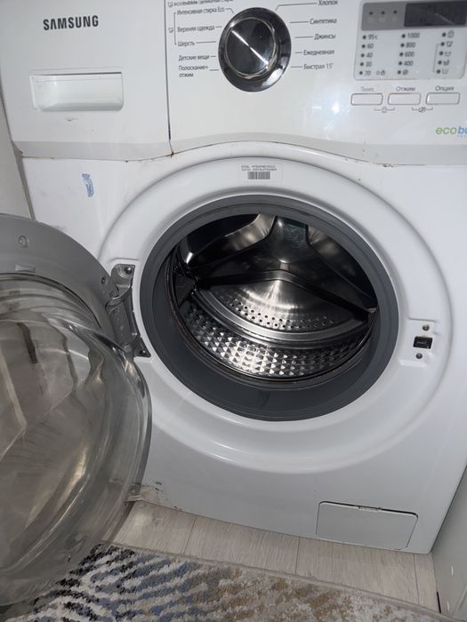 Продам машинку стиральную