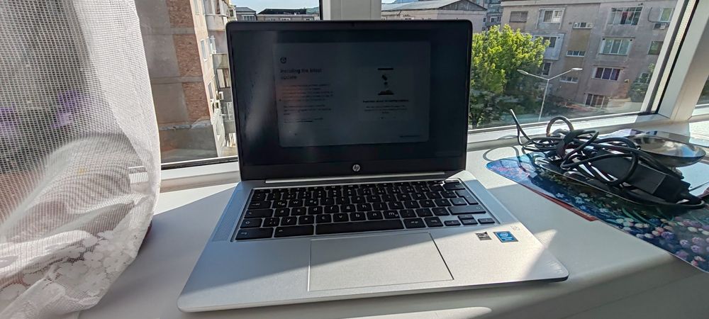 HP Chromebook   cu  amdroid