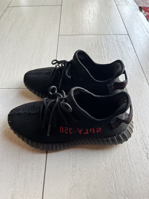 Yeezy boost 350v2 Bred