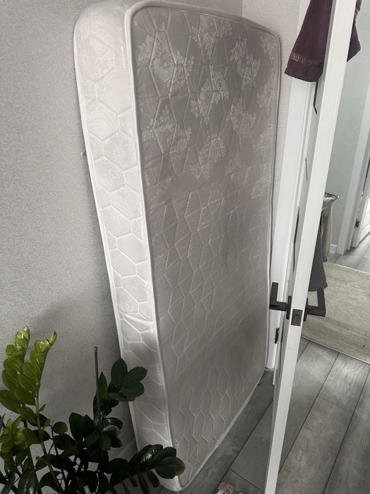 Матрас срочно продам