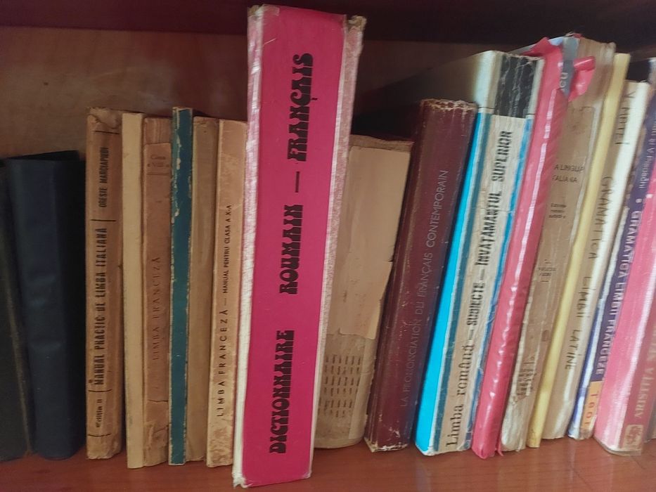Vand carti limbi straine si gramatica