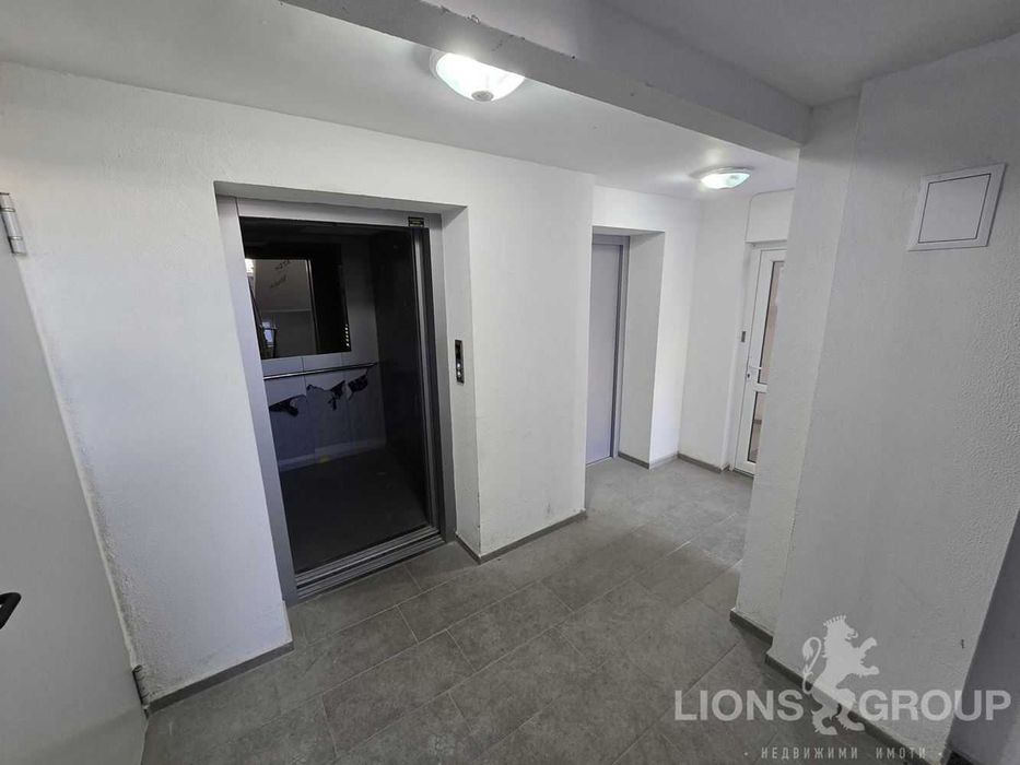 Продава се Четиристаен апартамент в Варна, Възраждане 2 - 160 кв.м за 719 €/кв.м - Снимка #8