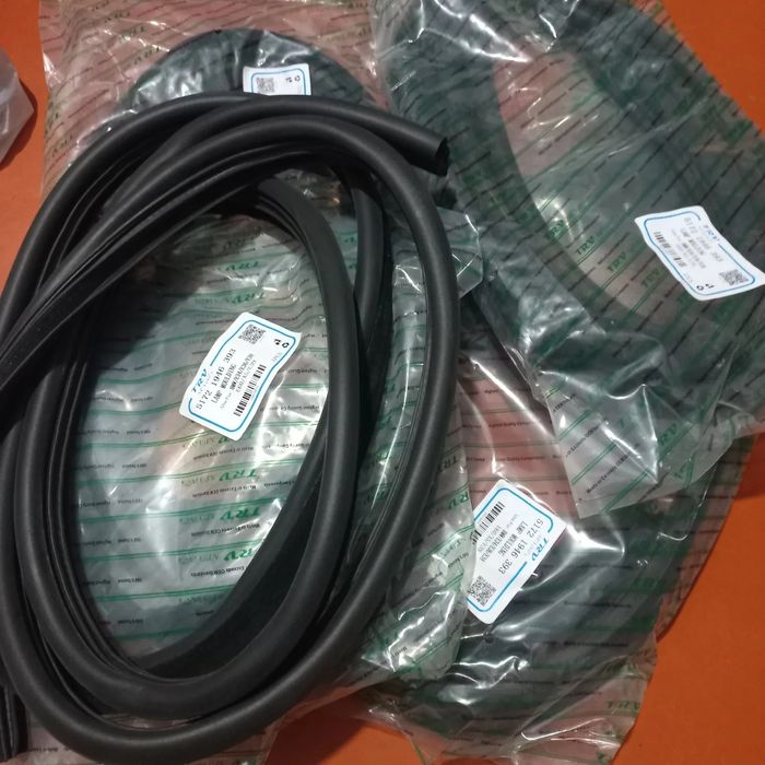 БМВ Е34 Уплотнитель дверей. BMW e34