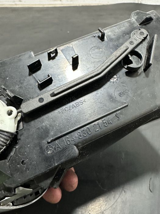 Gura ventilatie aer Mercedes ML W164 ML320 ML280