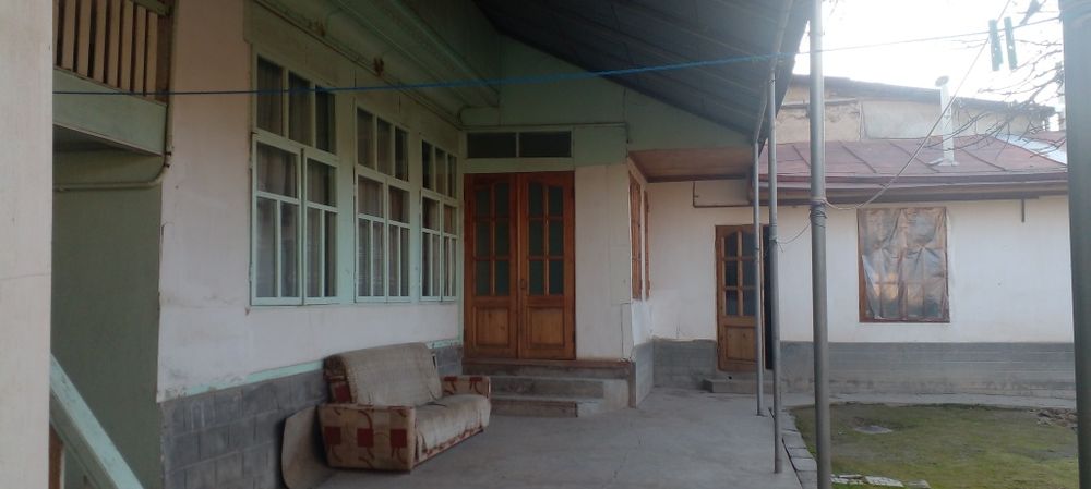 Fayzli kotta hovli sotiladi 8.5 sotu 6 honali nazarbek itifoqda