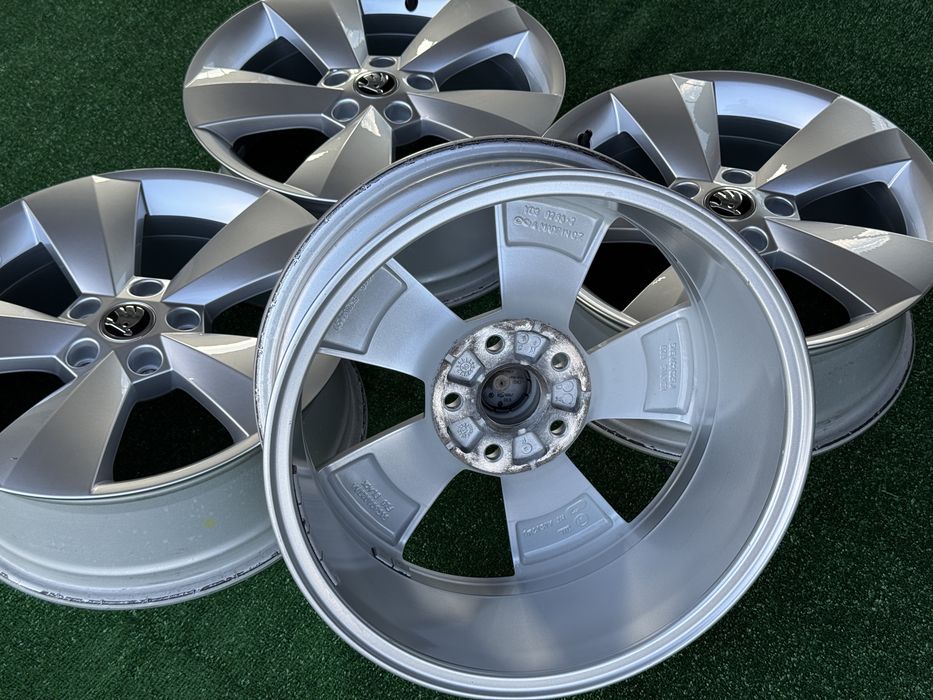 4бр. КАТО НОВИ 17” ОРИГИНАЛНИ Джанти 5х112 *RATIKON* за -SKODA/VW/AUDI/SEAT/Vag- 6.5Jx17H2, ET38