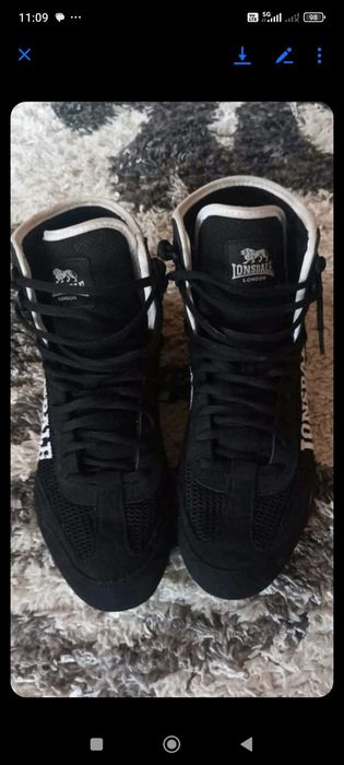 Боксови обувки 41 ви номер няколко пъти слагани само