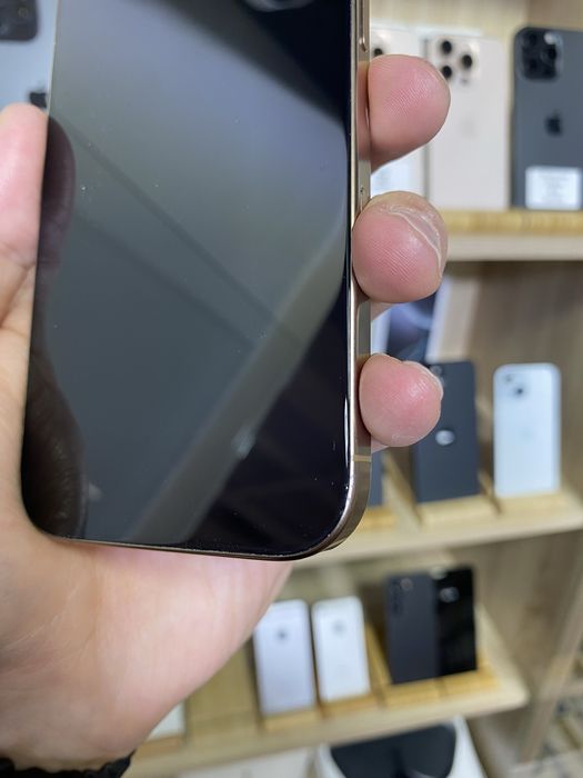 Iphone 16 pro desert