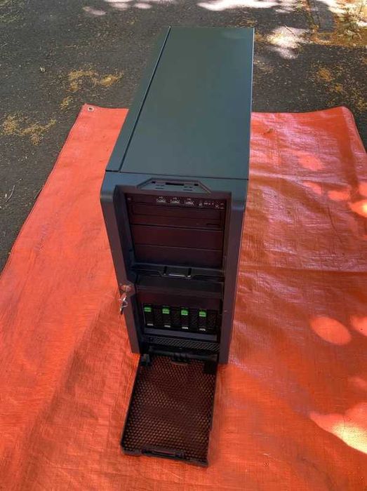 Server Fujitsu Primergy TX200 S6 tower