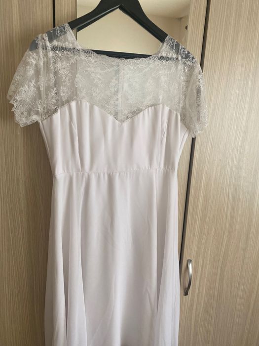 Дантелена къса рокля