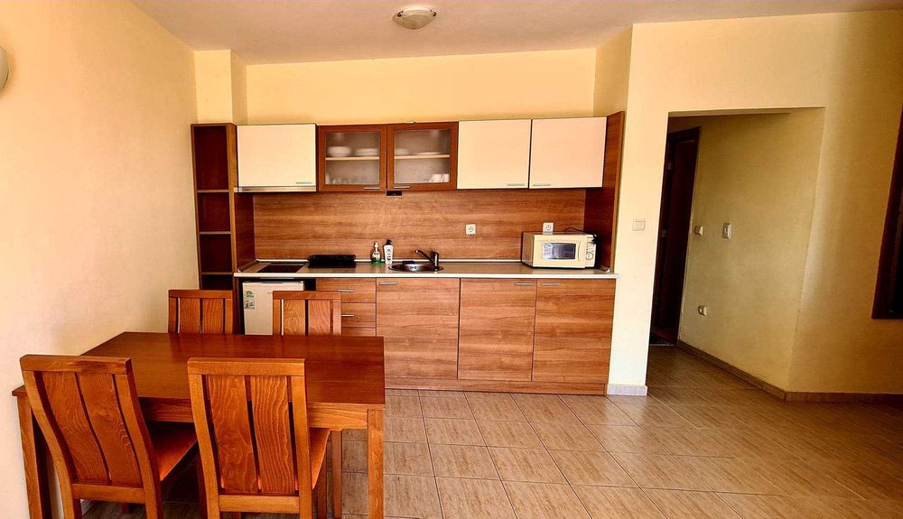 Дава се под наем Тристаен апартамент в Пловдив, Кючук Париж - 91 кв.м за 3927 € - Снимка #12