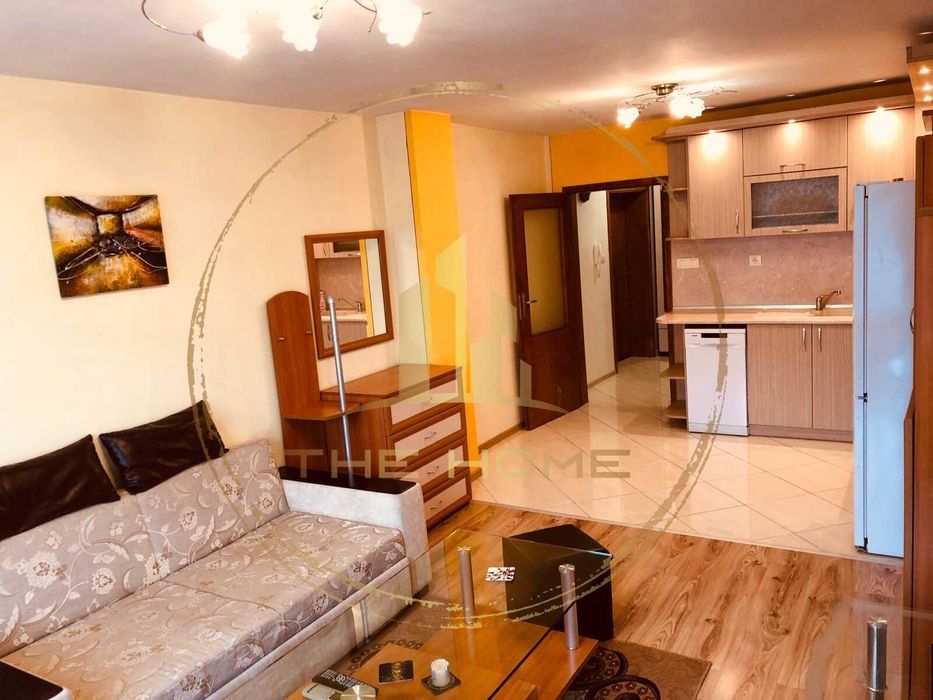 Дава се под наем Двустаен апартамент в Варна, Цветен квартал - 66 кв.м за 425 € - Снимка #3