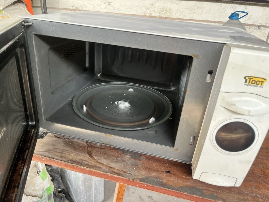 Микроволновка бу продам