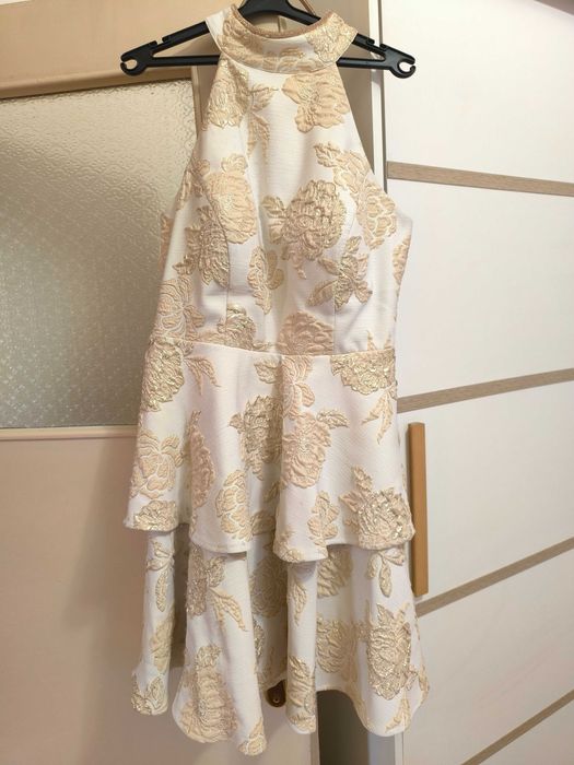 Елегантна, официална рокля.