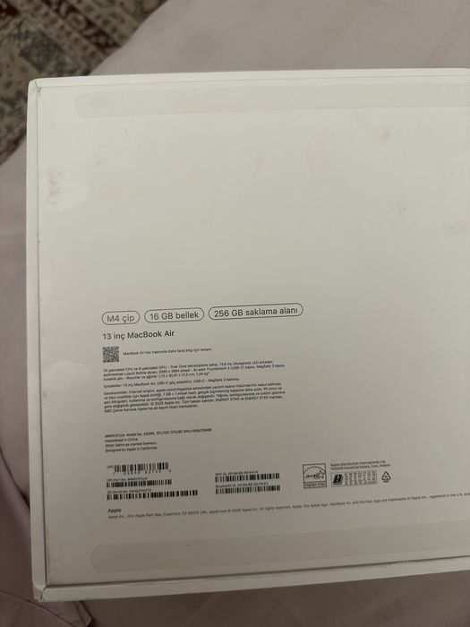 Продам новый макбук М4(256гб)