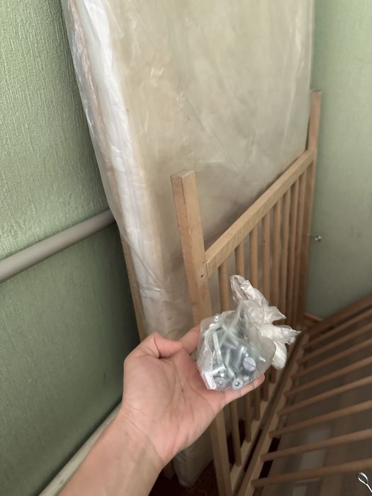 Б/у манеж и детский стульчик для кормления