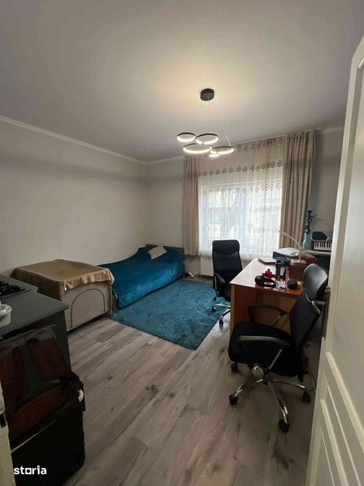 Casa singur in curte zona horea
