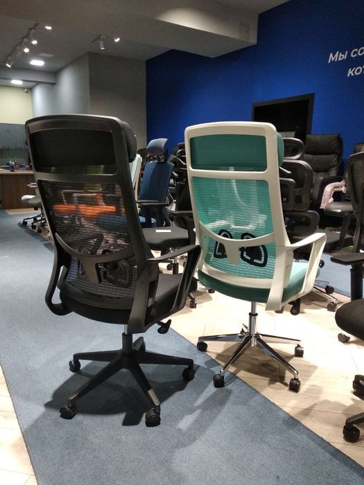 Офисное кресло для руководителя и персонала модель Bekko