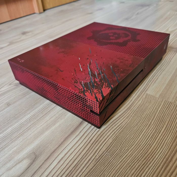 XBOX ONE S 2TB Gears of War 2 игри 2 джойстика PS5 PS4 PlayStation 4 5