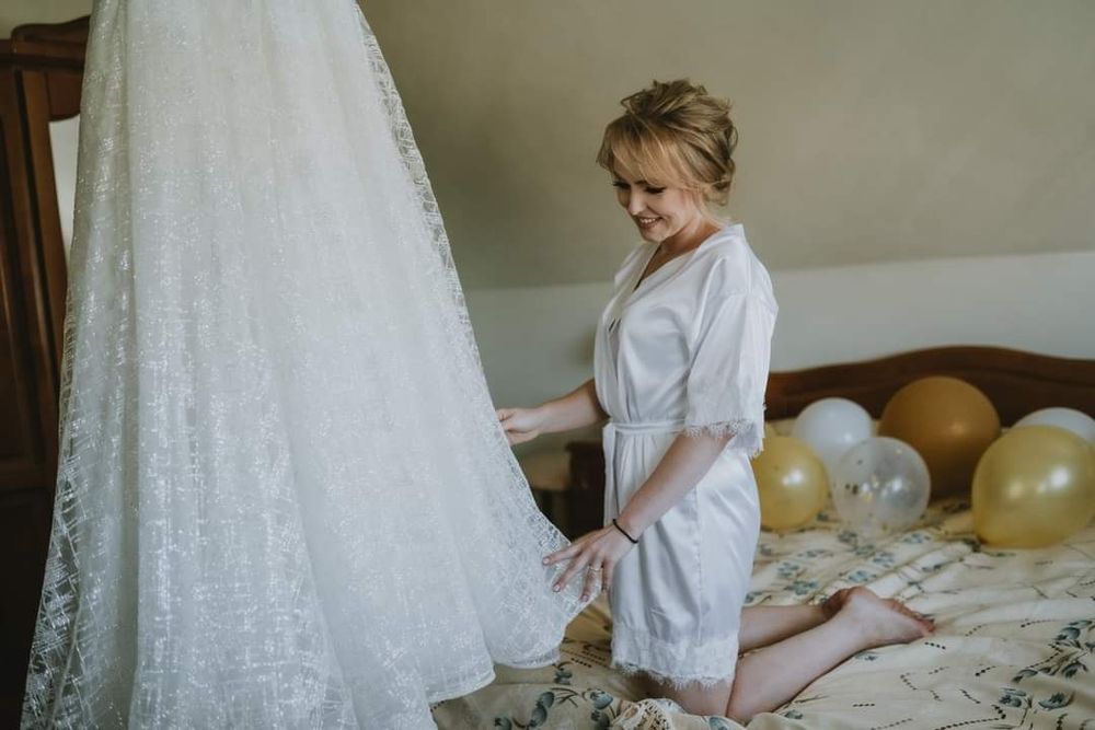 Vand rochie de mireasa stil  printesa, cu sclipici